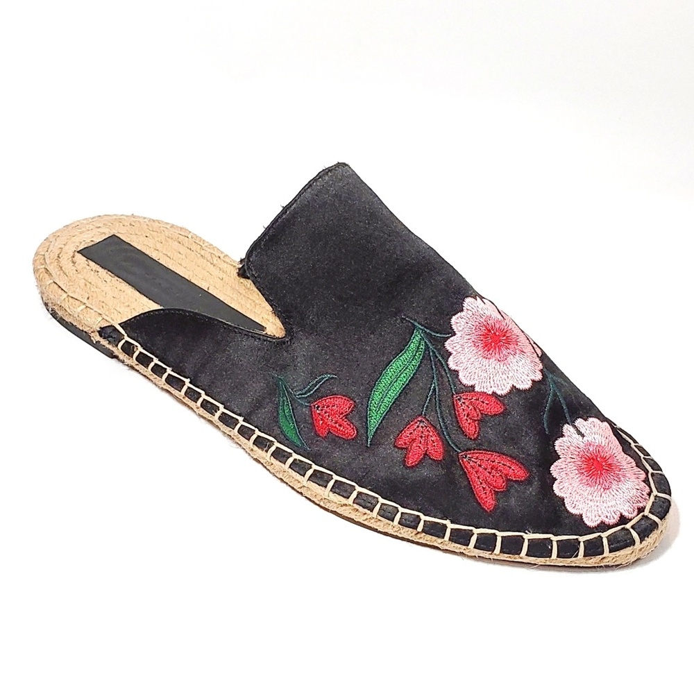 ZARA Floral Slipon Mules